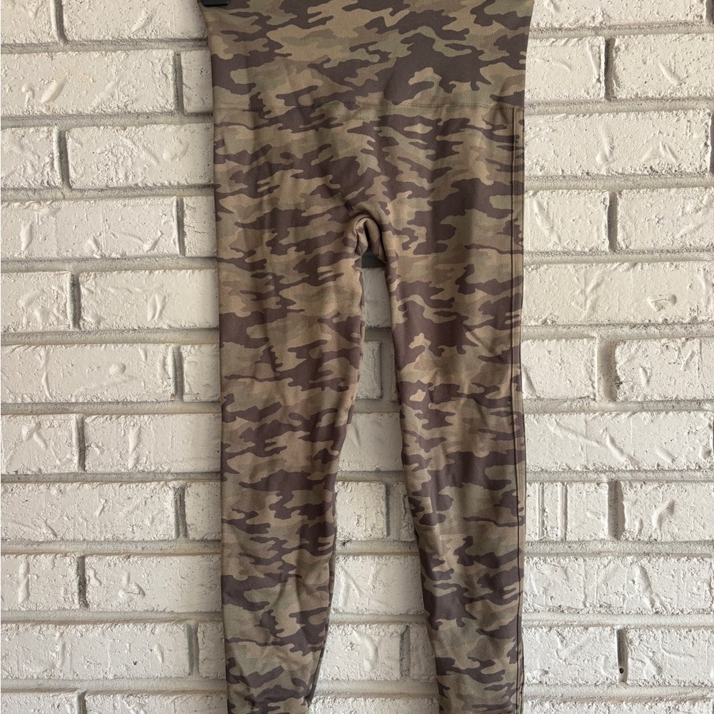 Spanx Leggings Women's Medium Brown Camo Look At Me Now Seamless Shaping
